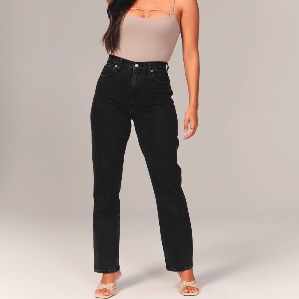 Abercrombie Curve Love 90’s Ultra High Rise Straight Jeans